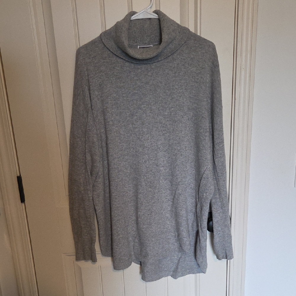 Chelsea28 Gray Turtleneck Sweater